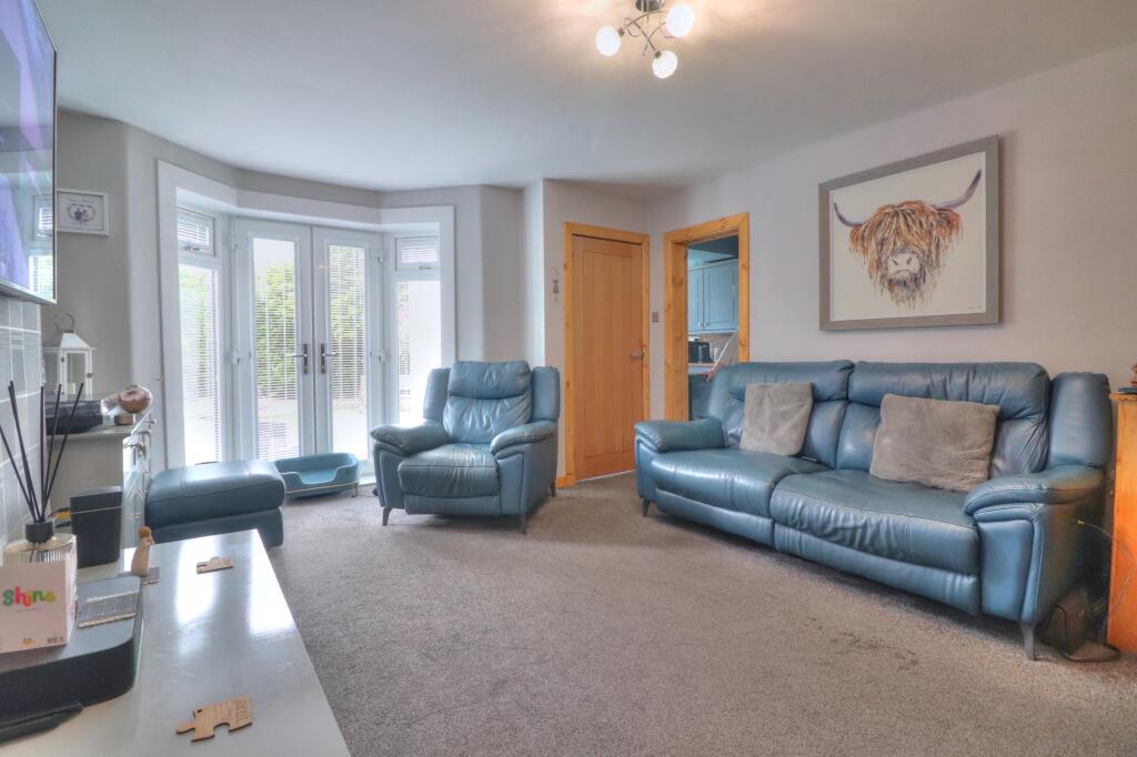Apartment in Glasgow, East Dunbartonshire - More