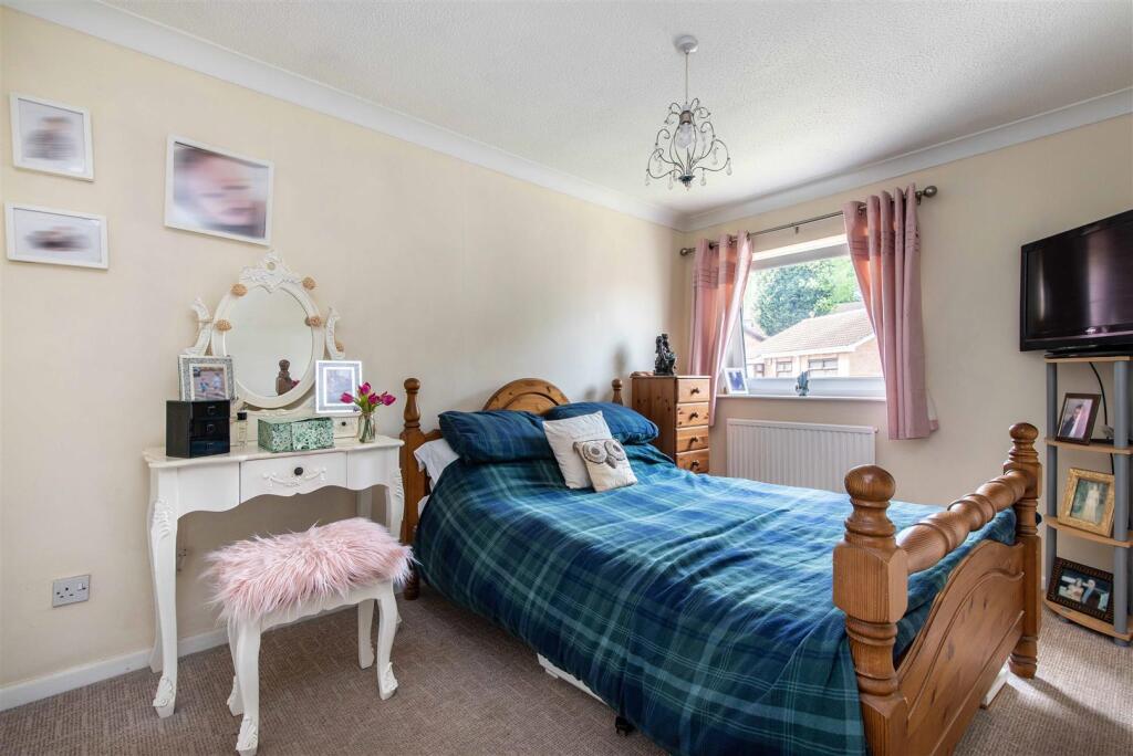 House in Nottingham, New Basford - More