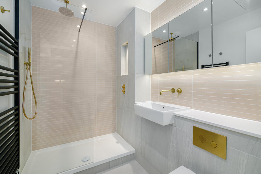 Apartment in Harrow - View 4