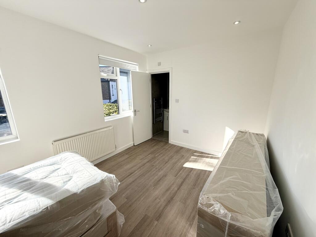 House in London - View 5