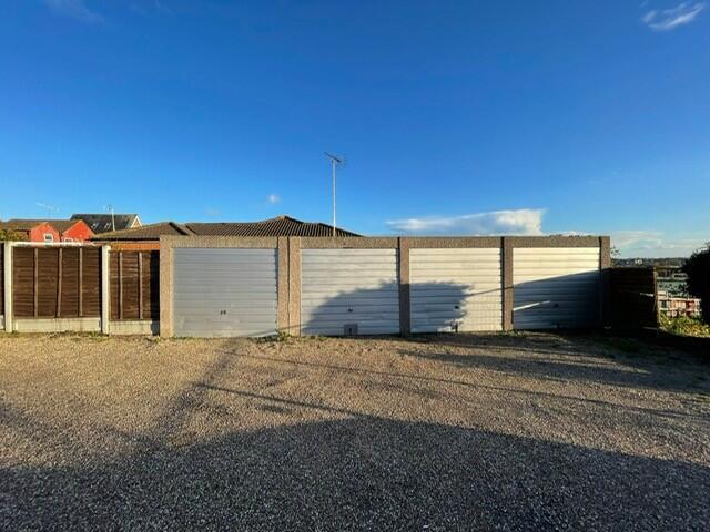 Main image of property: Bergholt Road, Colchester, CO4