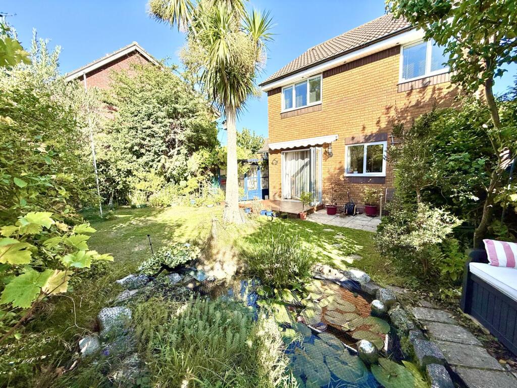 Marabout Close, Christchurch photo 4