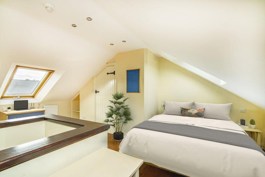House in Nottingham, The Meadows - View 5