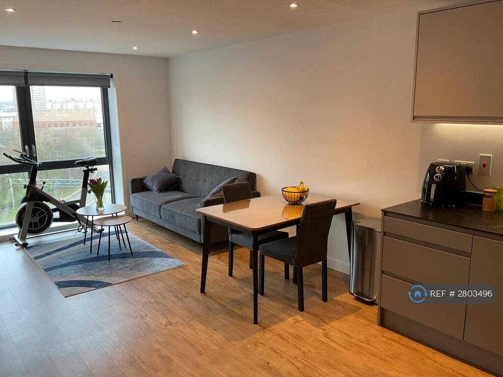 Main image of property: Phoenix, Leeds, LS9