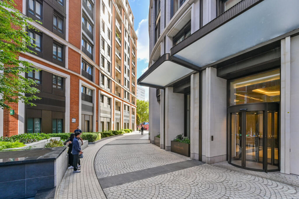 Apartment in London, City of Westminster - View 3