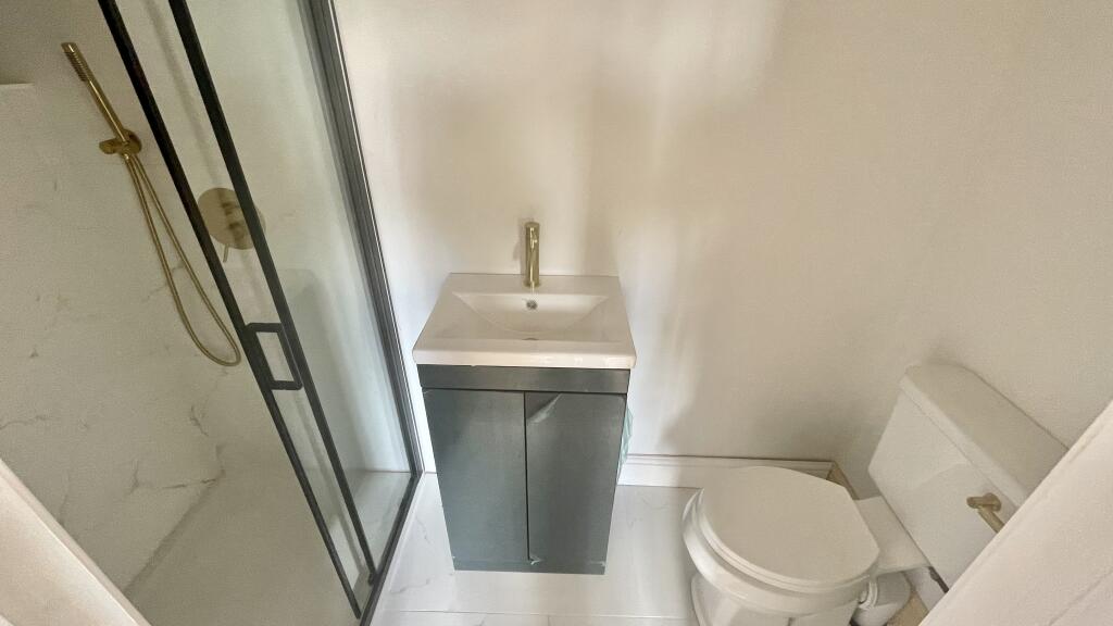 Apartment in Canterbury - View 5