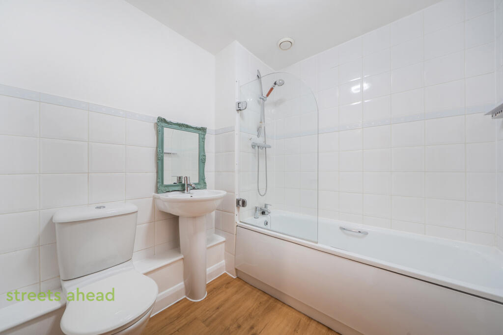 Apartment in Croydon - View 4
