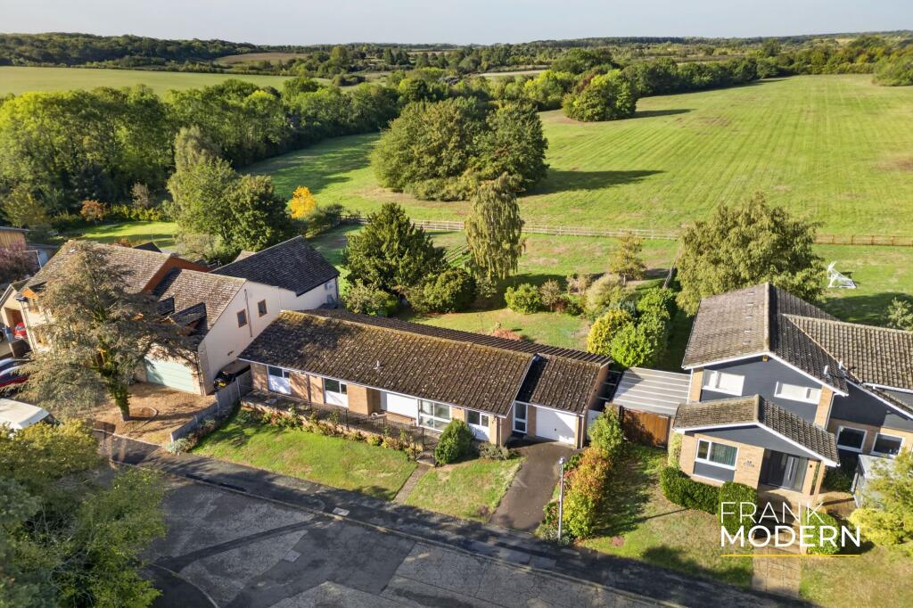 Robins Field, Wansford, PE8