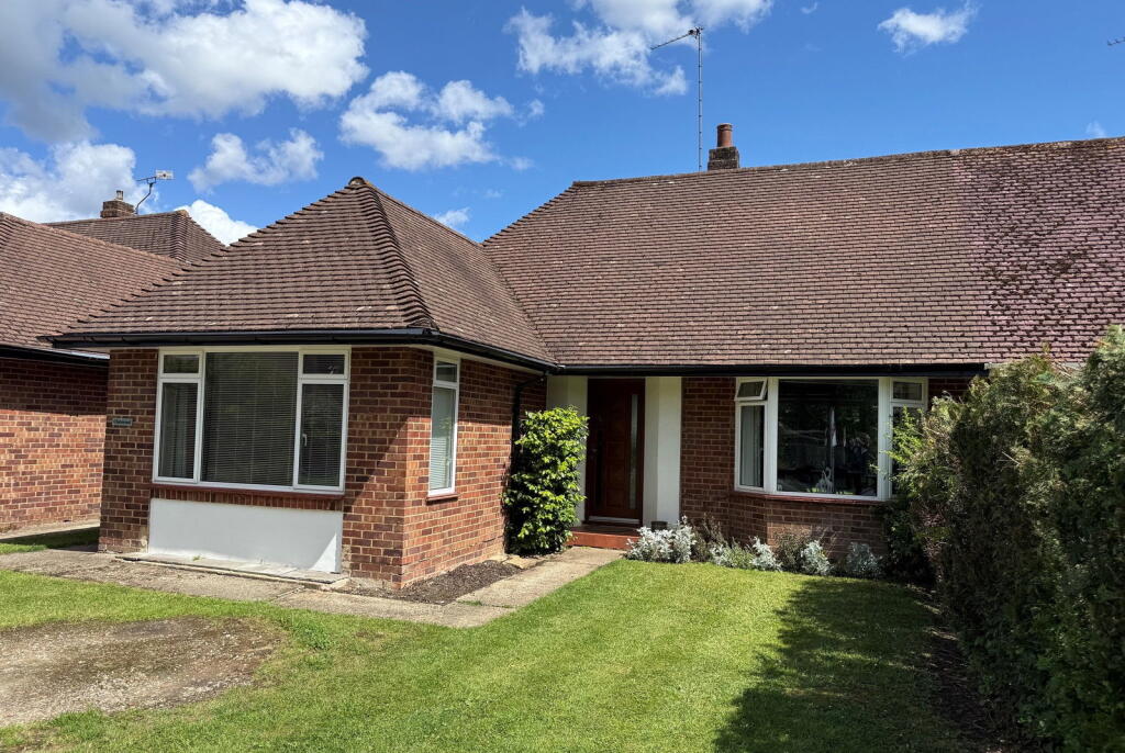 3-bed semi-detached on Forest Road, Effingham Jct., £599,950