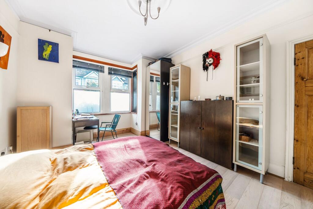 Apartment in London - More