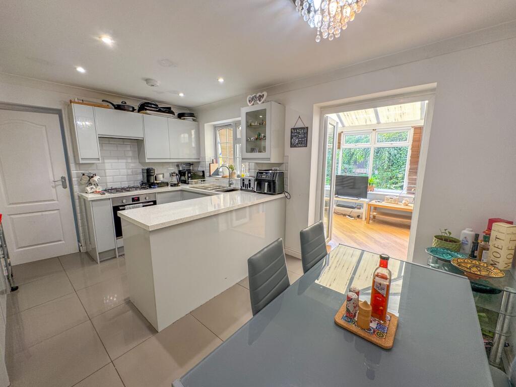 House in Nuneaton and Bedworth, Grove Farm, Galley Common - View 2