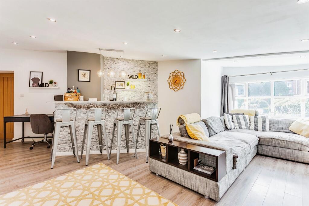 House in Wakefield, Lupset - View 6