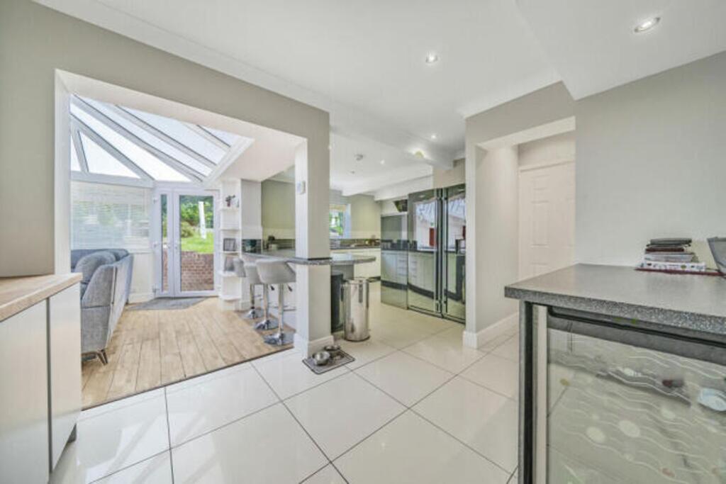 House in Dartford - View 3