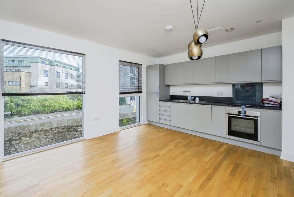 Apartment in Plymouth - View 3