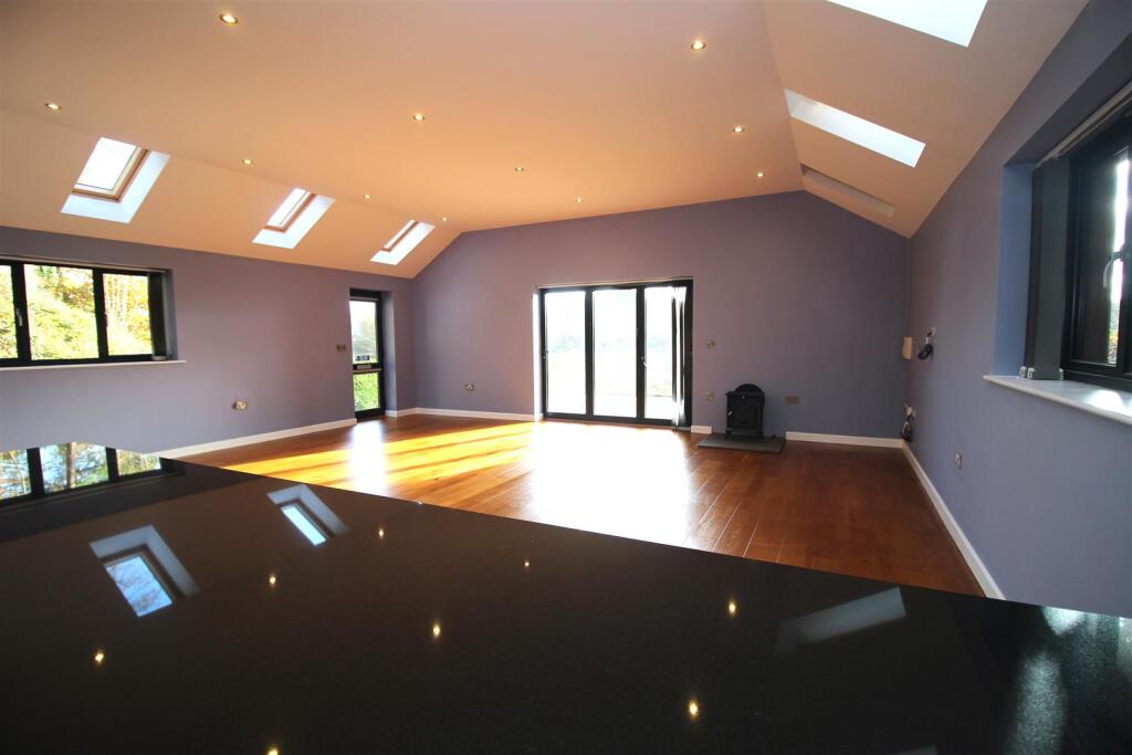 House in Peasedown St. John, Bath and North East Somerset - View 5