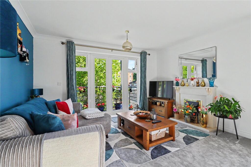 Apartment in Redhill - More