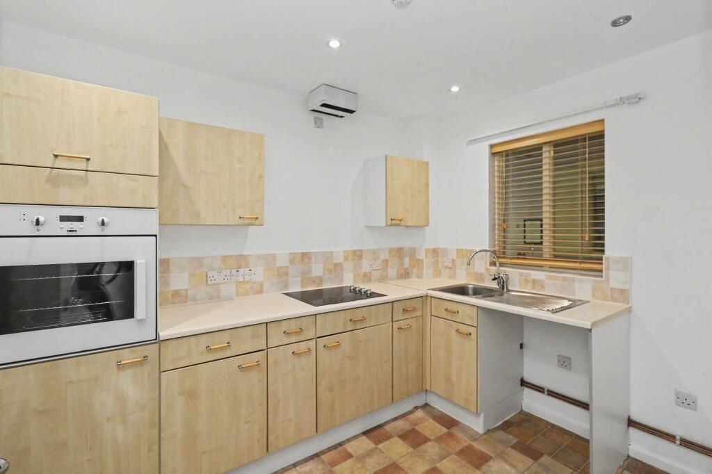 Apartment in Warrington - View 5