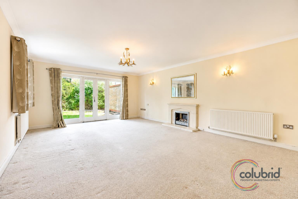House in Chelmsford, Chancellor Park, Chelmer - View 3