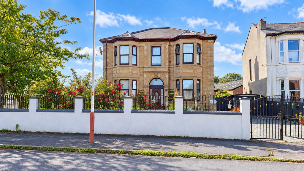House in Sefton, Meols Cop - View 2