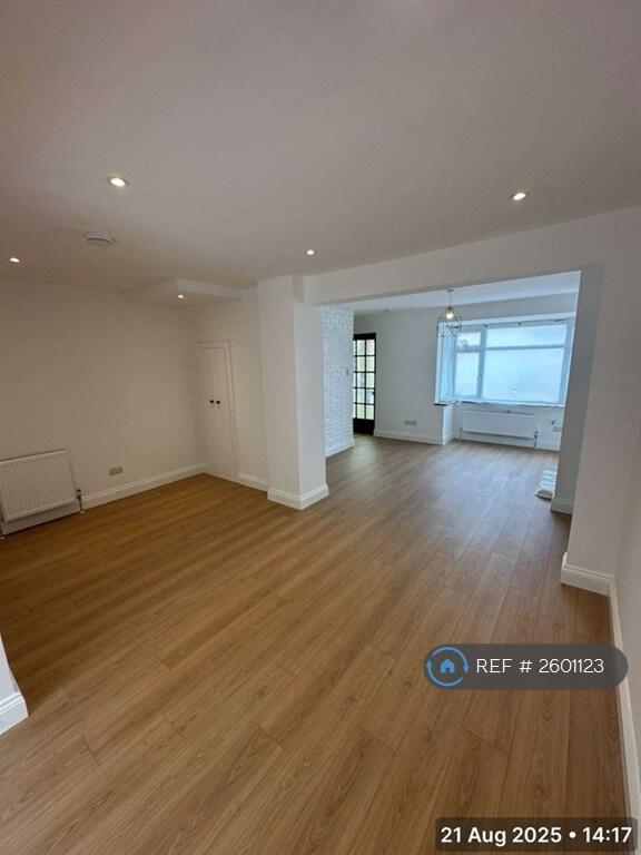 House in London - View 4