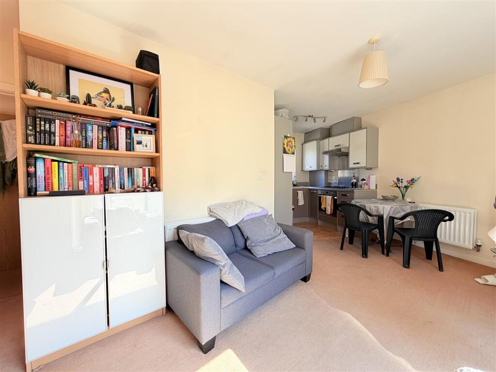 Quayside Drive, Colchester photo 4