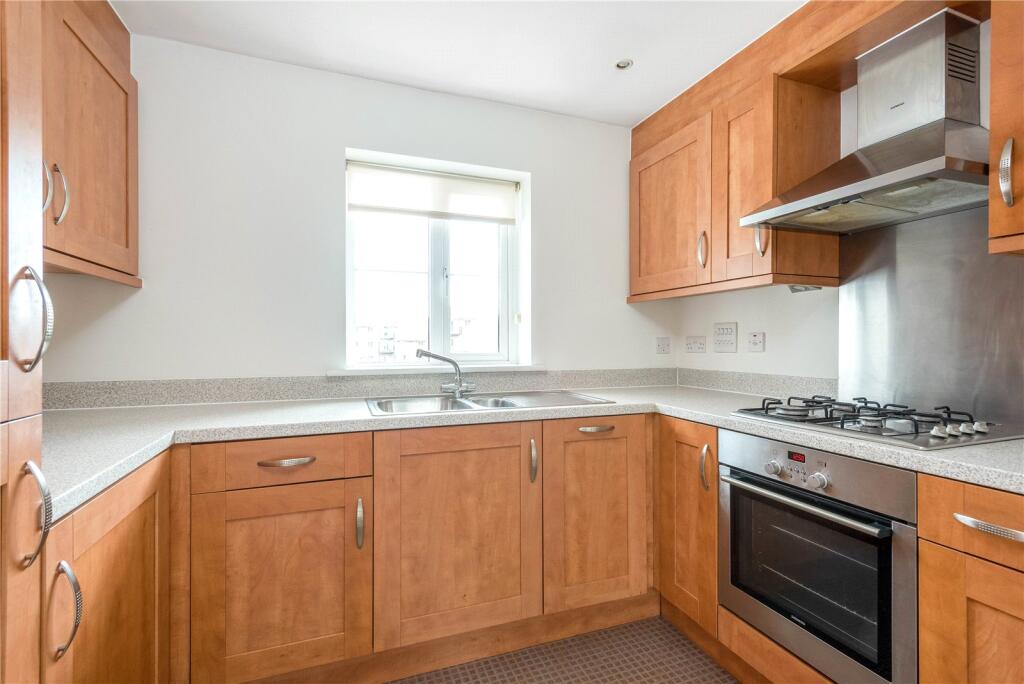 Baker Crescent, West Dartford, Kent, DA1 photo 3