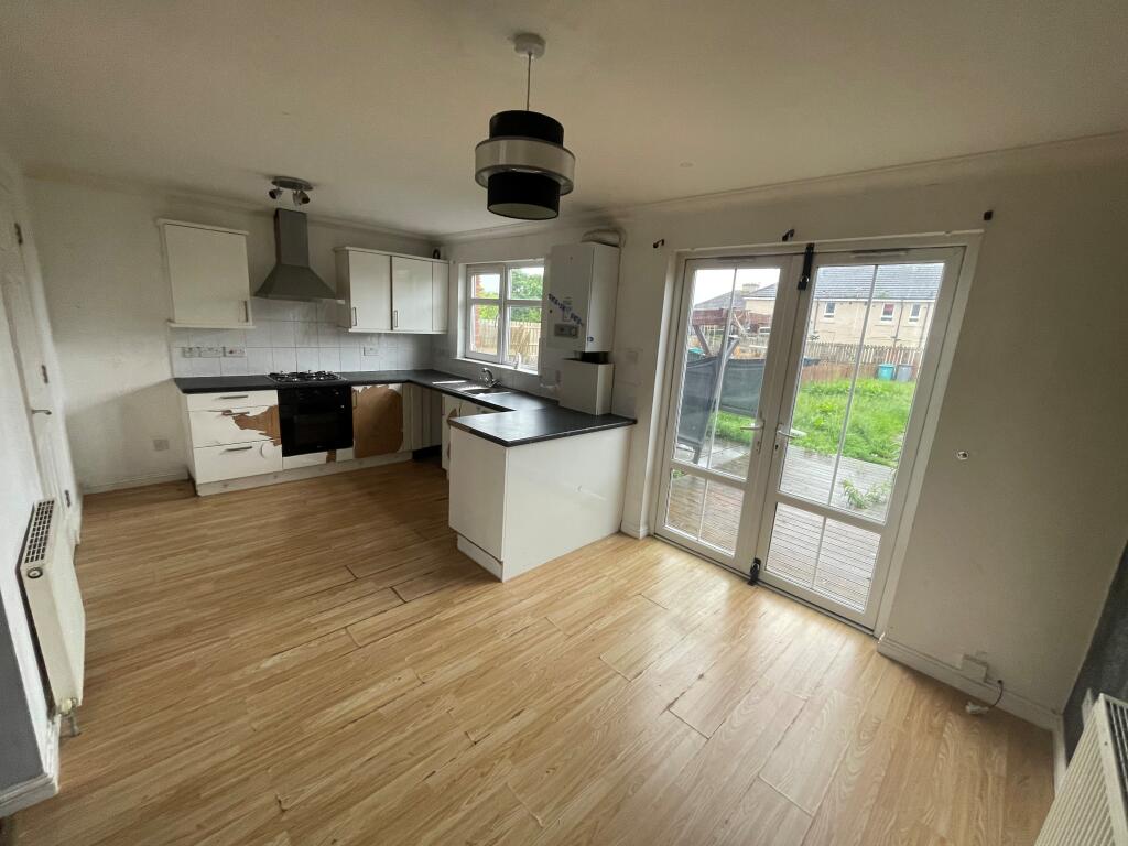 Fir View, Airdrie photo 5