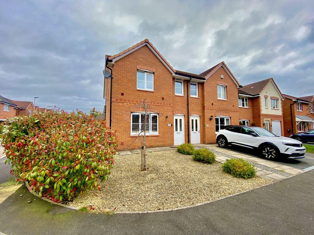3-bed semi-detached on Foxglove Way, Northwich , £265,000
