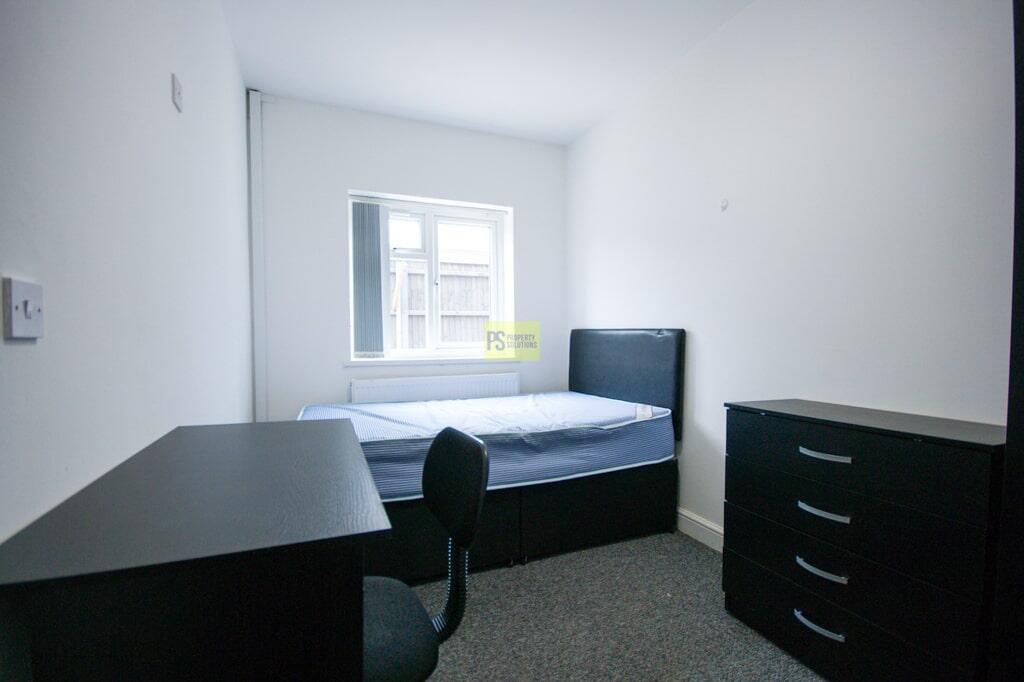 6 bedroom terraced house for rent