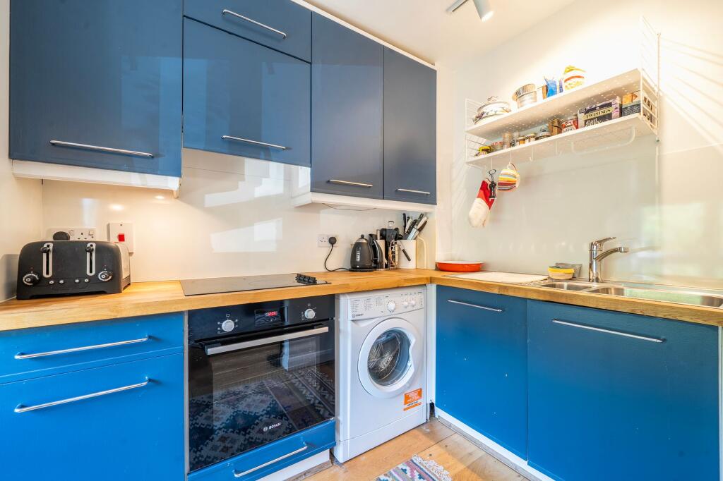 Apartment in London - More