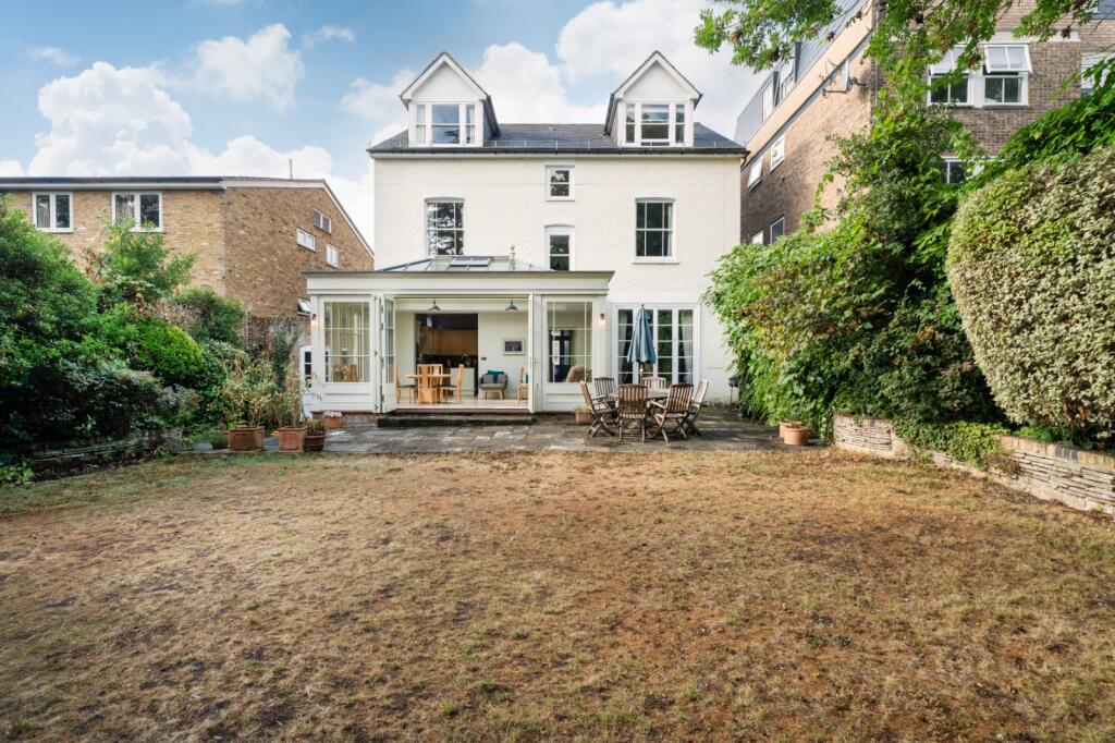 House in London, Merton Park - View 3