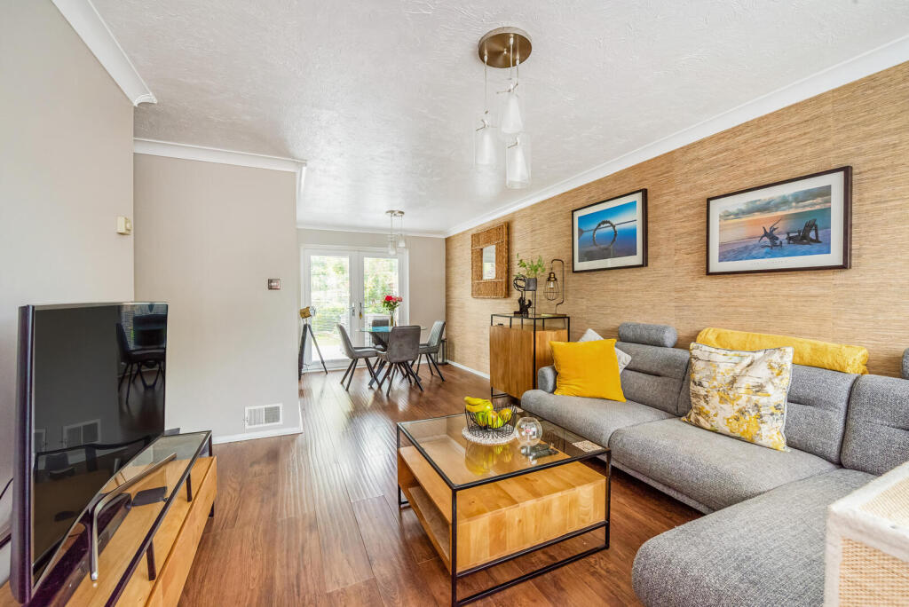 House in Southampton - More
