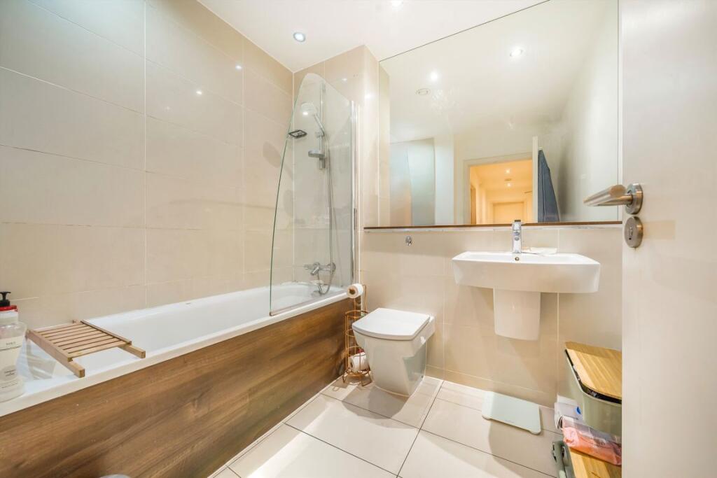 Apartment in London - More
