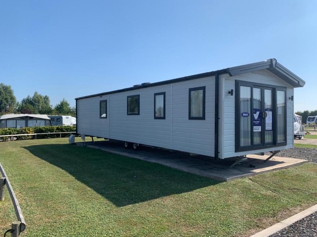 2-bed caravan on Rivulet Leisure Park, Low Road, Croft, Skegness, Lincolnshire, PE24, £49,995