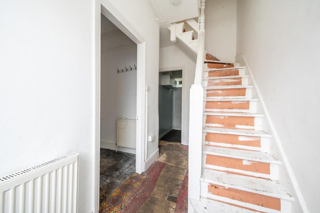 House in Ilford - More
