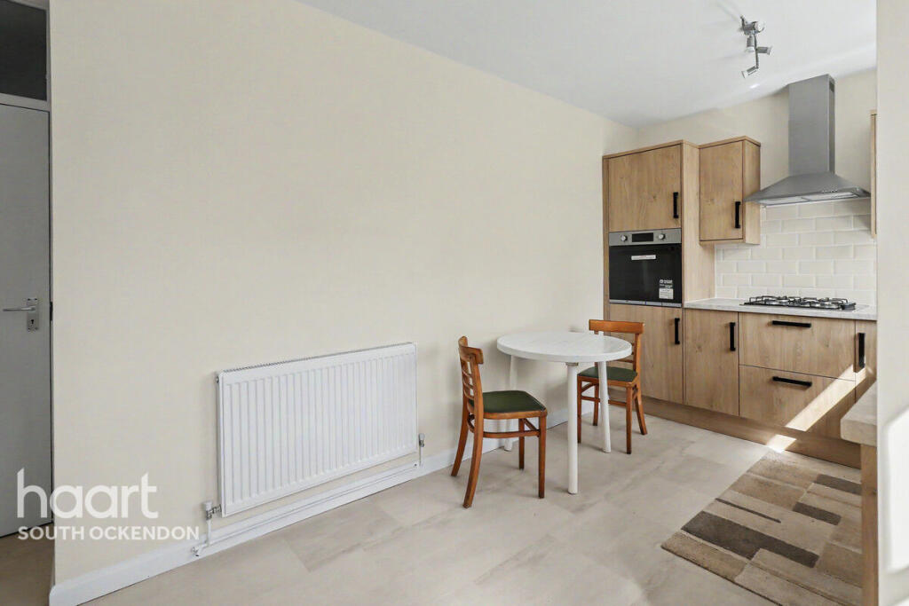 House in Romford - View 5