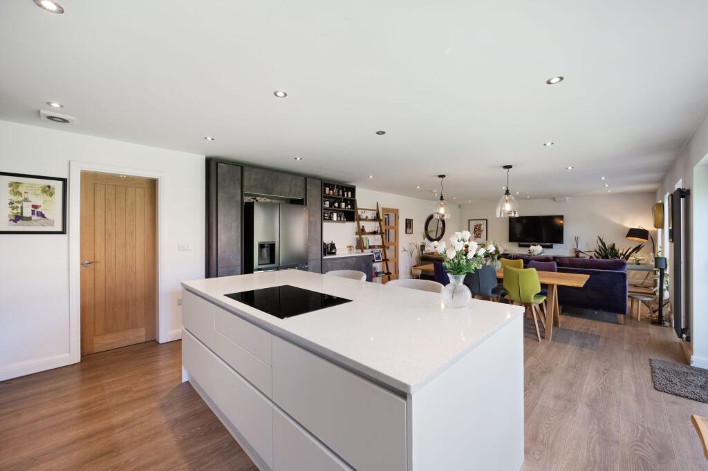 Summerfield Place, Wilmslow, SK9 photo 4