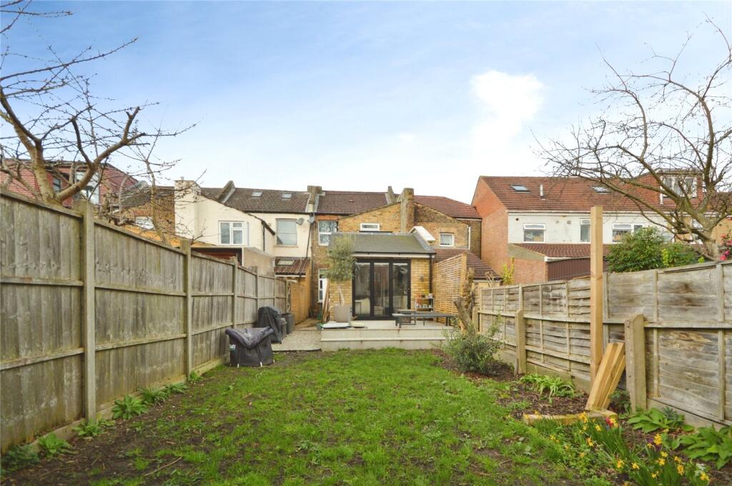Apartment in Twickenham - View 5