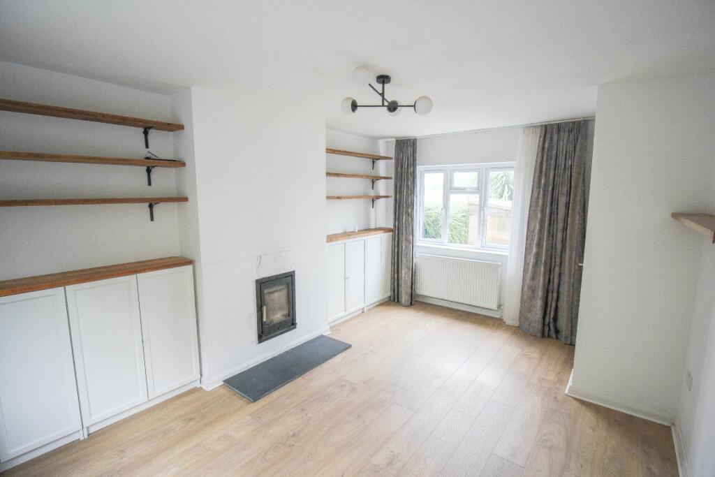 **Loxton**Beautifully Presented**150` Garden with Studio**3 Bedrooms**Open Plan Kit/Dining/Living Room** photo 4