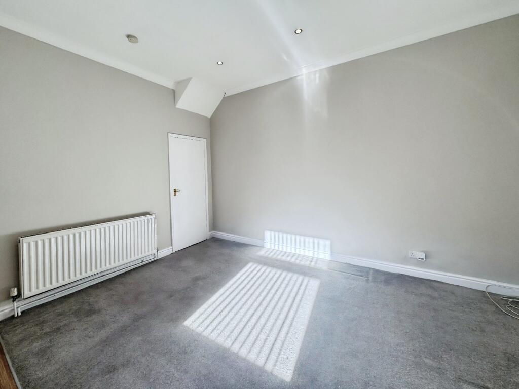 Additional image 2 of South Parade, Cleckheaton, BD19