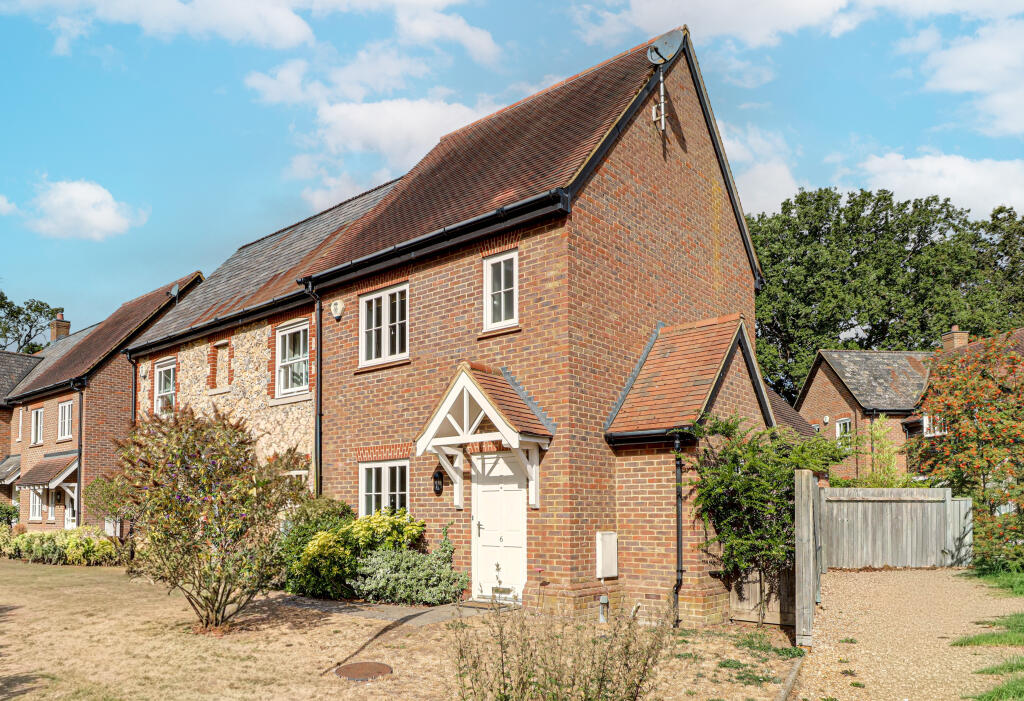 Main image of property: Bradden Meadow, Gaddesden Row, Hemel Hempstead, HP2