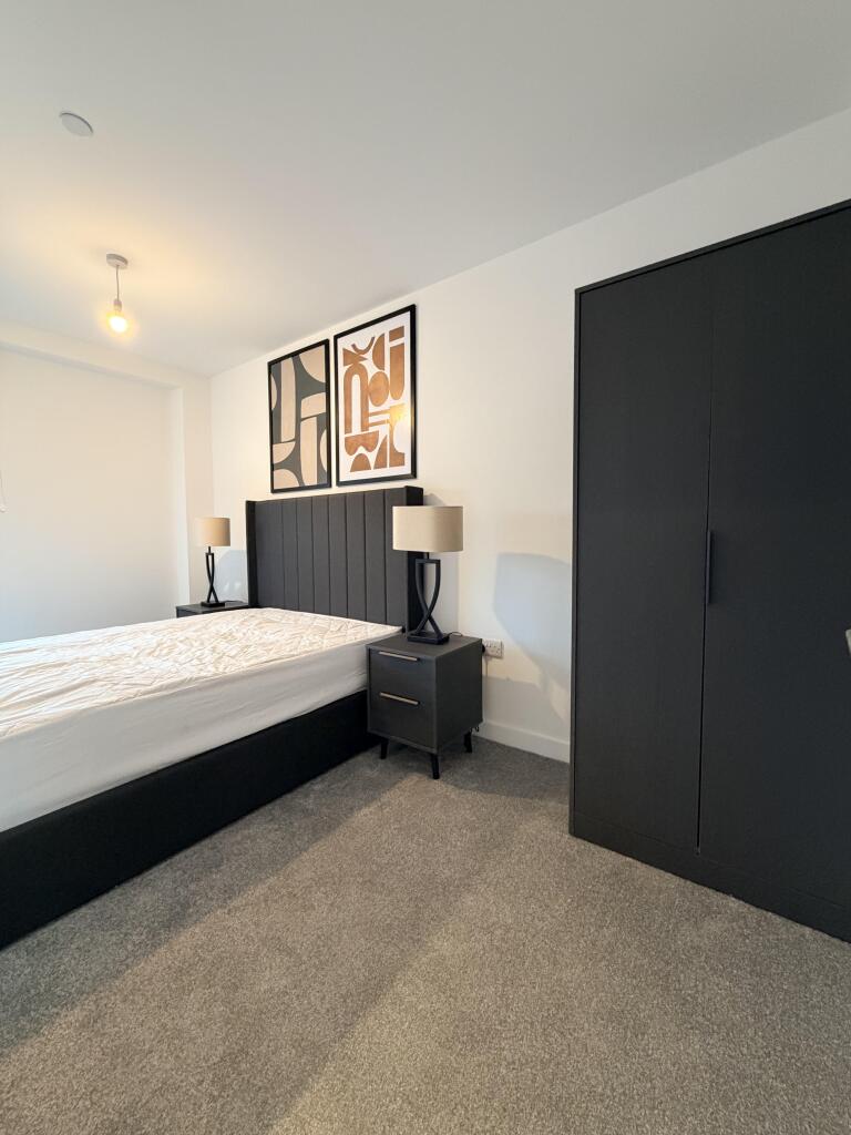 Apartment in Salford, Ordsall - More