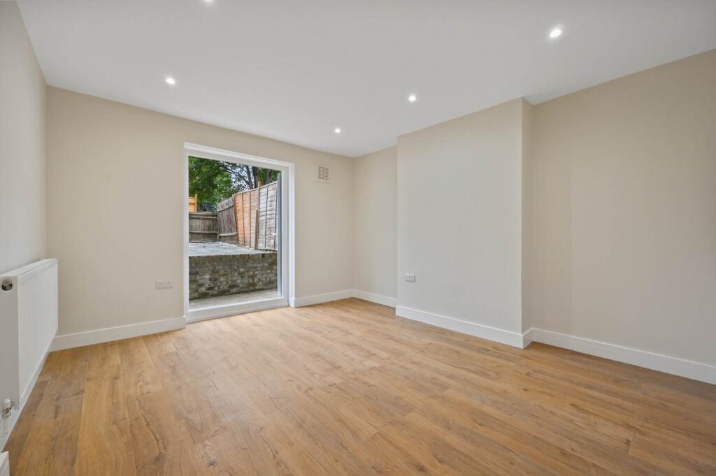 Apartment in London - View 3