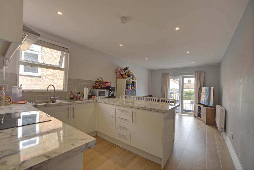 Apartment in Dartford - View 2
