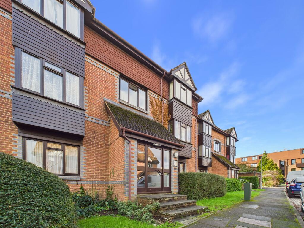 1-bed flat on Grovelands Road, Reading, RG30, £130,000