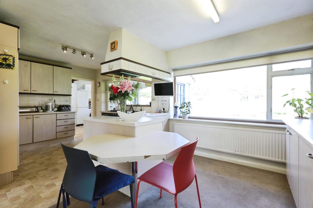 Mountford Close, Wellesbourne, Warwick - View 2