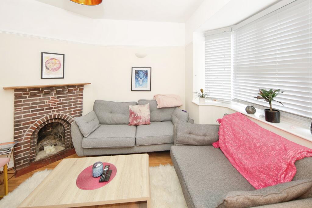 8, Barrow road, Kenilworth, CV8 photo 3