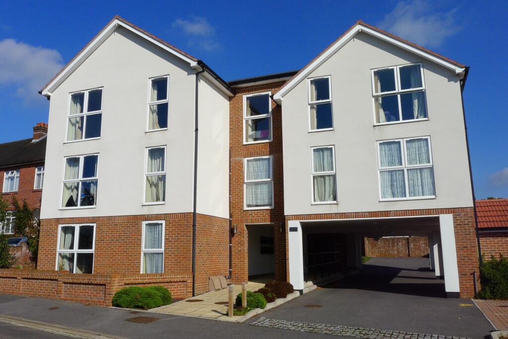 Main image of property: Old Turnpike   Fareham   UNFURNISHED