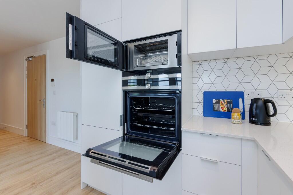 Apartment in London, Royal Borough of Kingston upon Thames - View 5