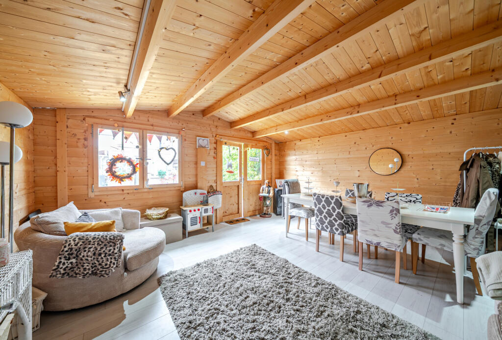 House in London, Stonecot, Benhilton - View 3